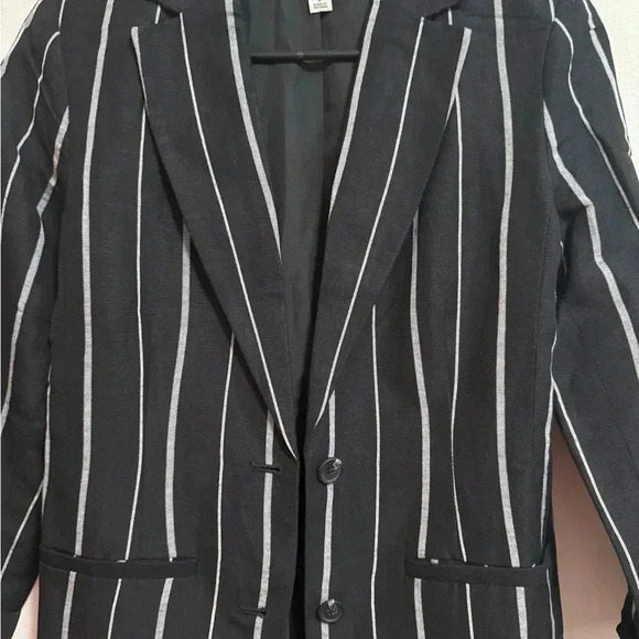 a new day - Women’s Easy Wear Black and White Striped Blazer - Size 2 - Picture 2 of 7